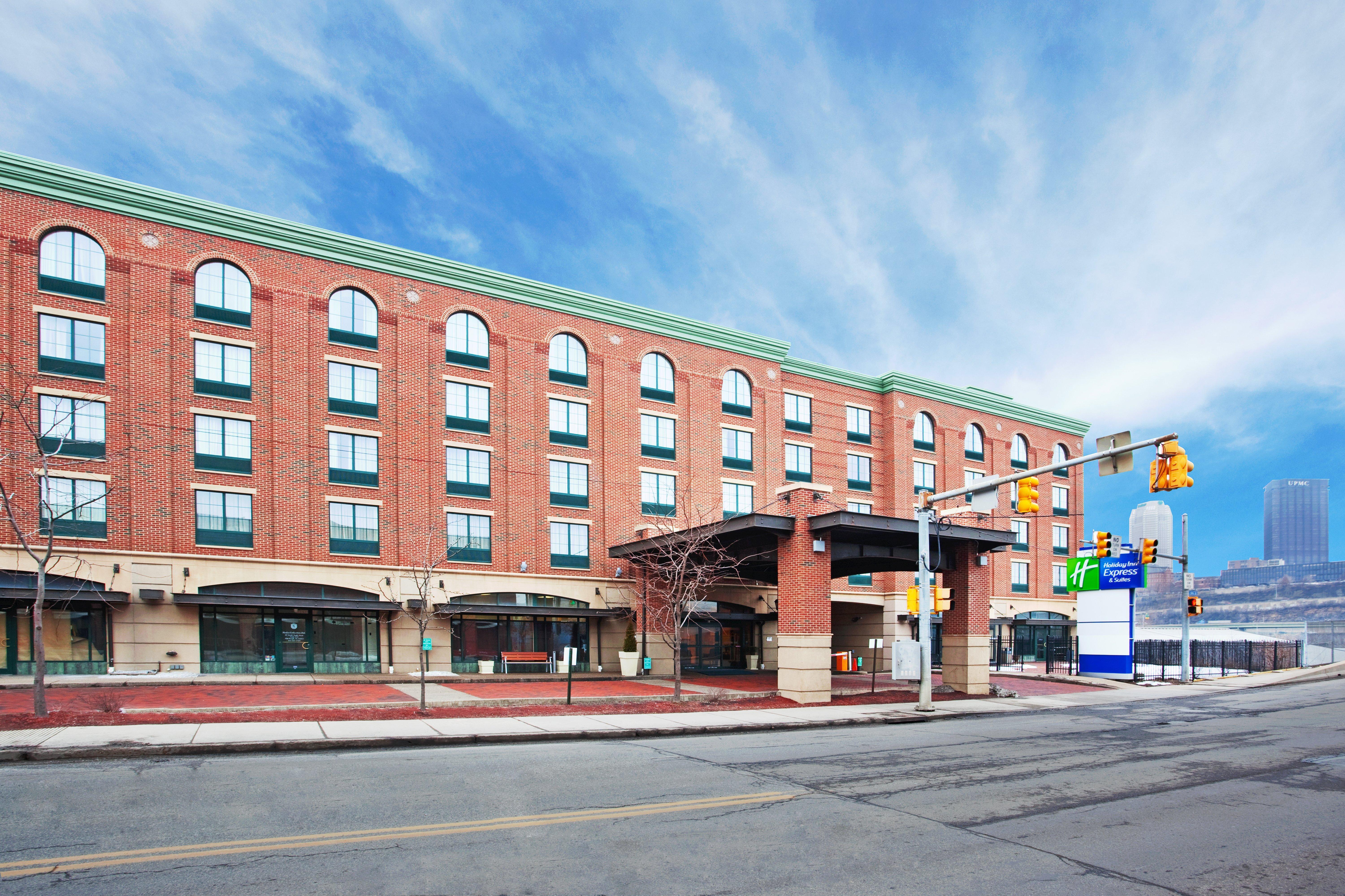 HOLIDAY INN EXPRESS & SUITES PITTSBURGH NORTH SHORE, AN IHG HOTEL